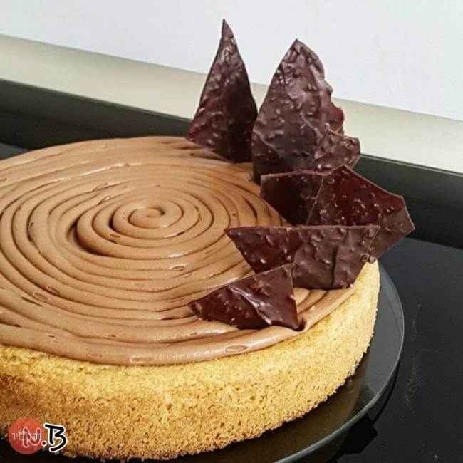 עוגת ברטון מקדמיה וקציפת שוקולד חלב g_recipe_1462805141.jpg