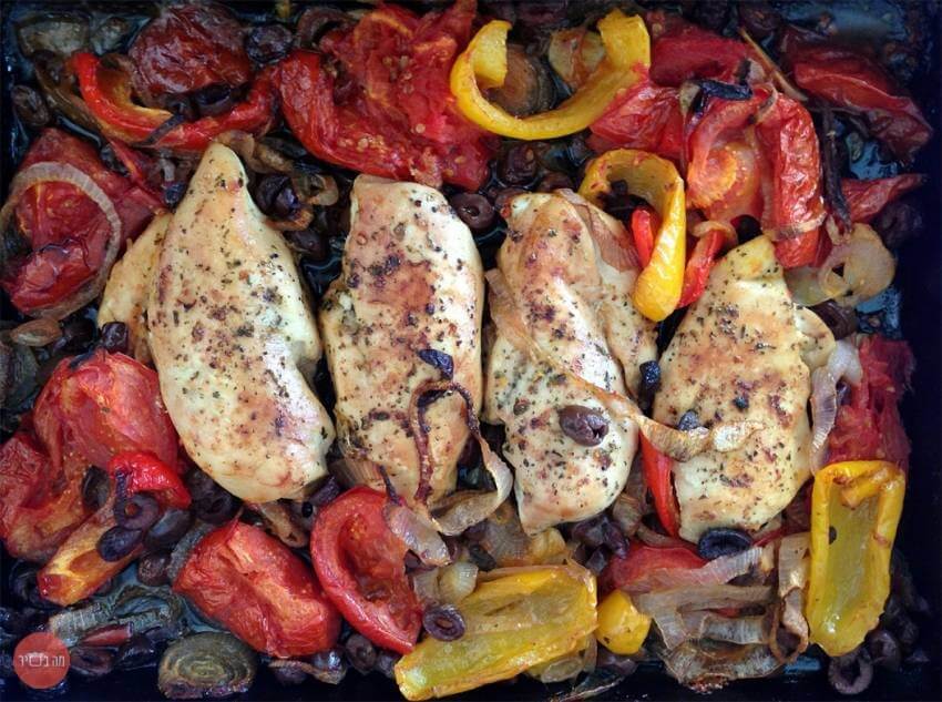 חזה עוף עם ירקות בתנור