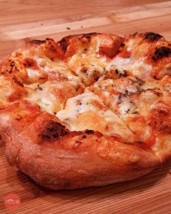 פיצה מושלמת כמו בטאבון במטבח הביתי שלכם